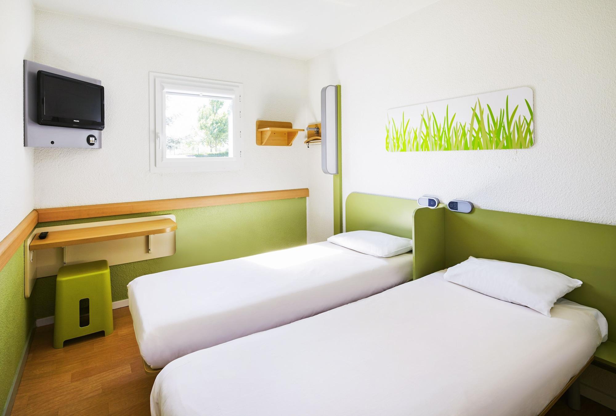 Ibis Budget Manchester Salford Quays Exterior photo