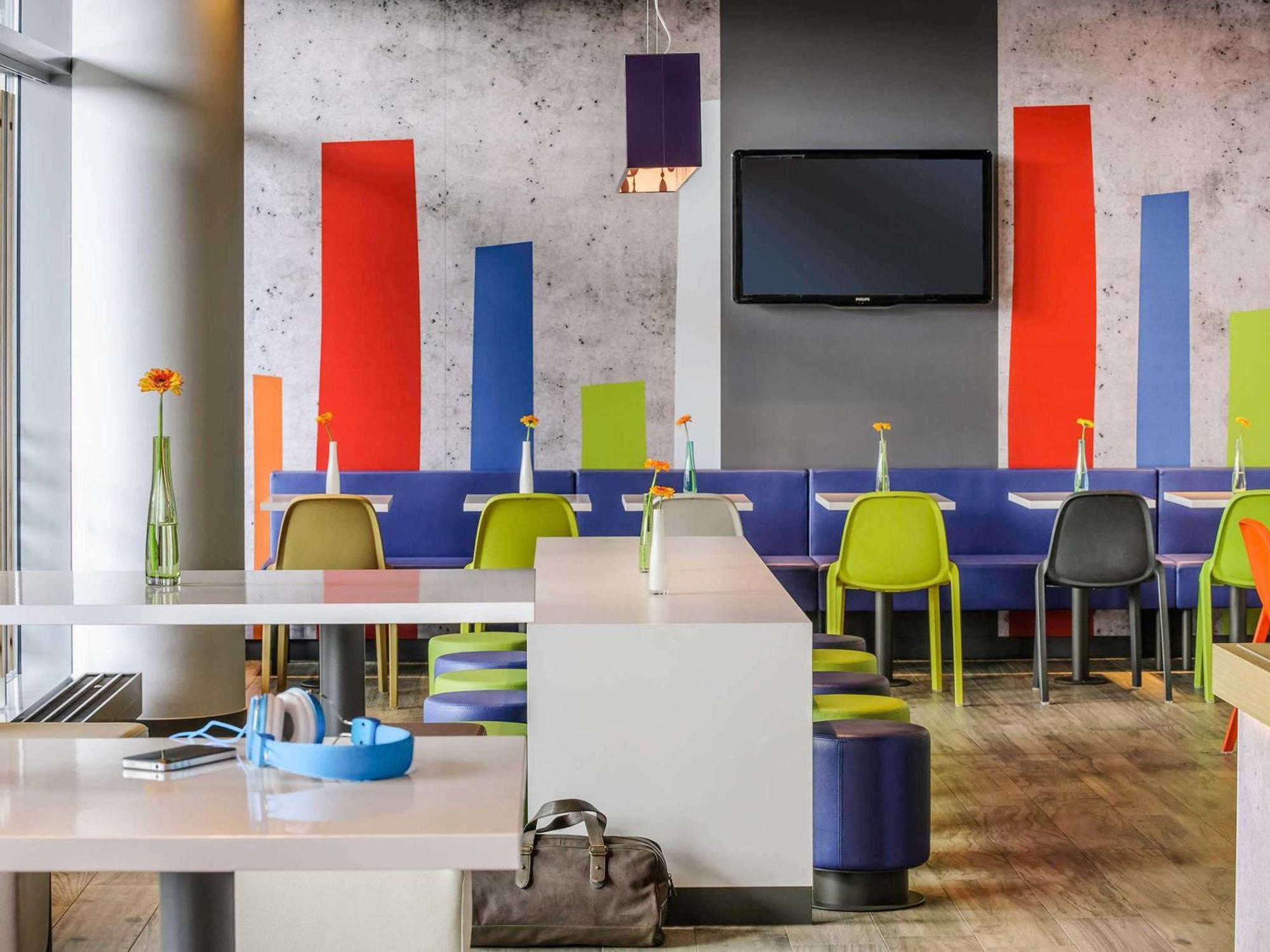 Ibis Budget Manchester Salford Quays Exterior photo