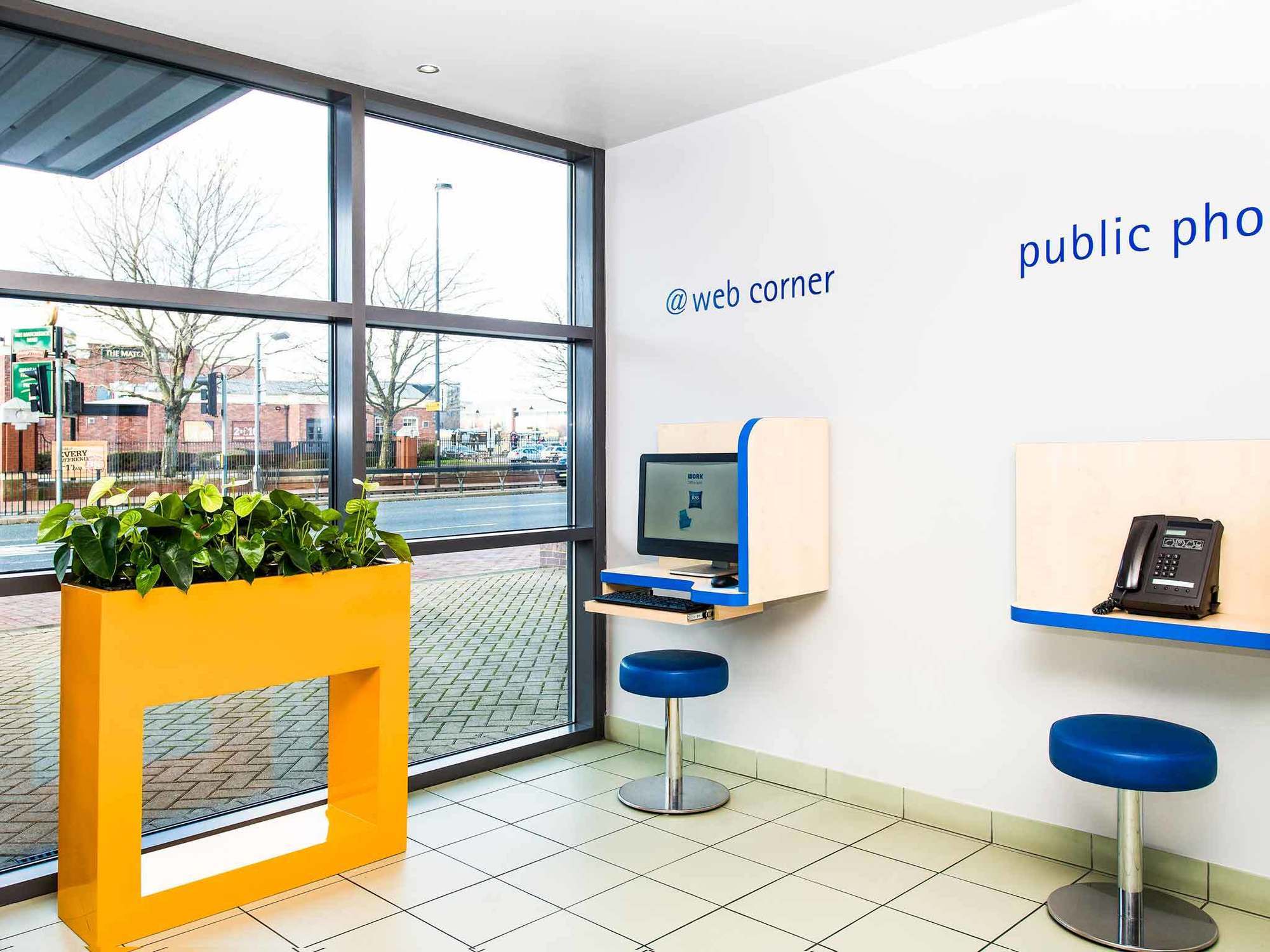 Ibis Budget Manchester Salford Quays Facilities photo