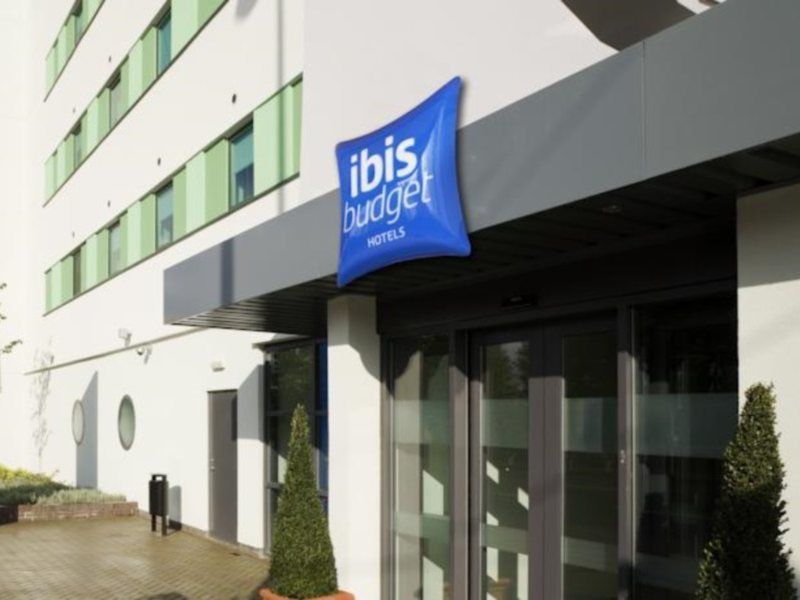 Ibis Budget Manchester Salford Quays Exterior photo