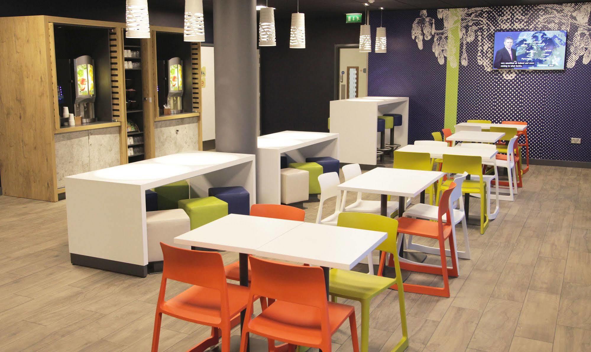 Ibis Budget Manchester Salford Quays Exterior photo