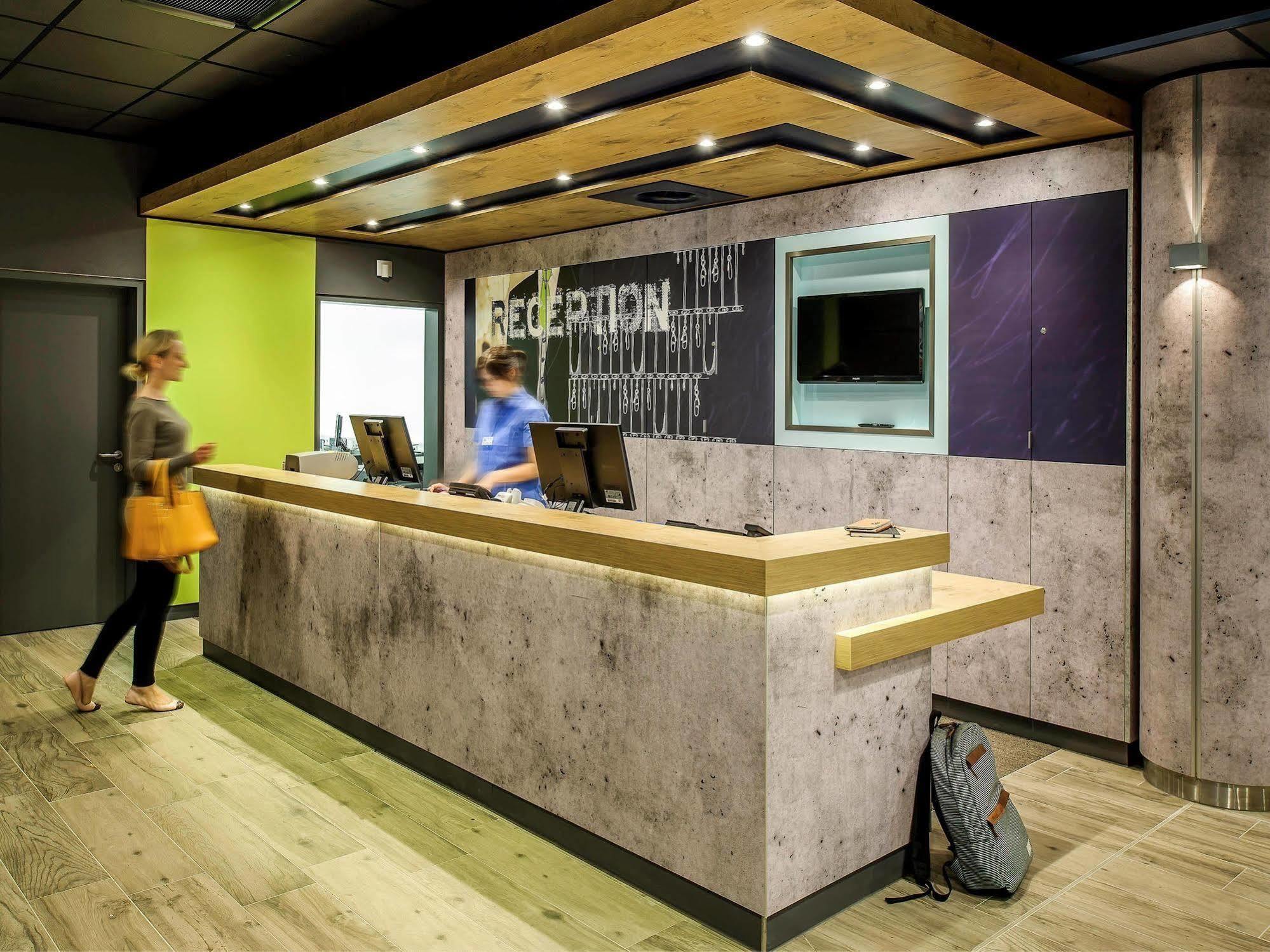 Ibis Budget Manchester Salford Quays Exterior photo