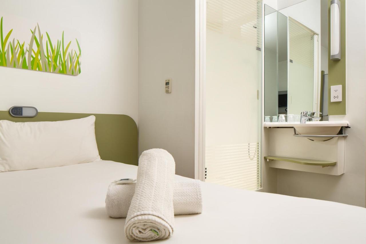 Ibis Budget Manchester Salford Quays Exterior photo